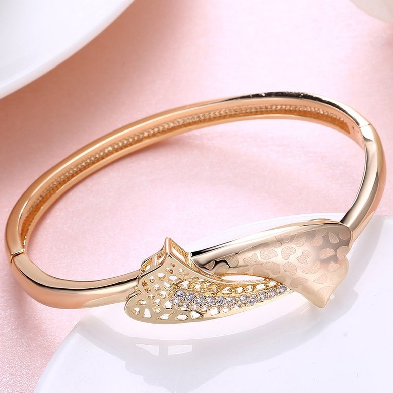 Wholesale Champagne Gold Trendy CZ Bangle TGGPBL049 2