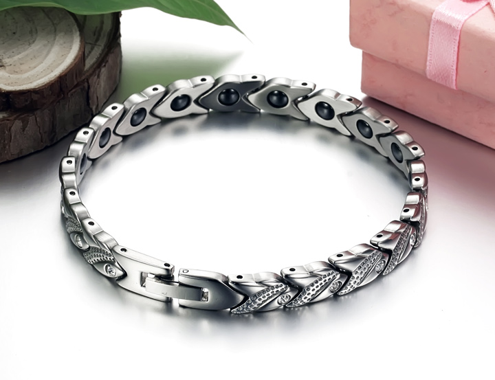 Wholesale Stainless steel radiation protection health magnetic heart shape Bracelet TGSMB049 1