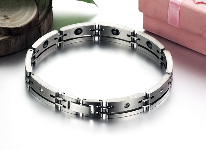 Wholesale Stainless steel radiation protection health magneticman Bracelet TGSMB051 1