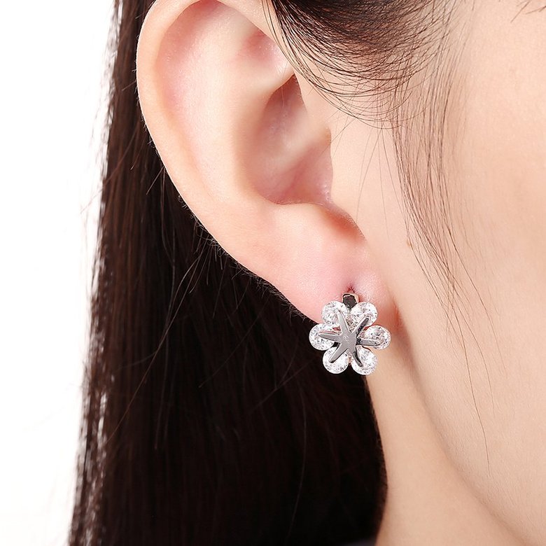 Wholesale Clip Earrings for Women Silver crystal Jewelry Accessories Snowflake Shape Zircon Gemstone Earring Wedding Engagement Gift TGCLE066 4