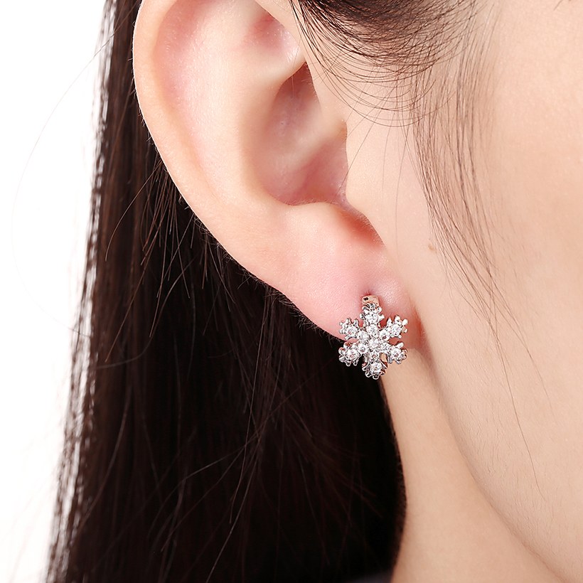 Wholesale Temperament Clip Earrings for Women Silver Jewelry Accessories Snowflake Shape Zircon Gemstone Earring Wedding Engagement Gift TGCLE068 4