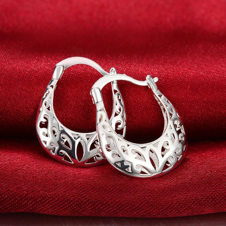 Wholesale Trendy Silver Geometric Clip Earring Classic U shape Hollow Flower Earrings Charm Women Party Gift Fashion Engagement Jewelry TGCLE037 3