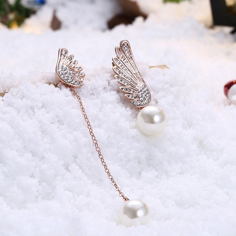 Wholesale Classic Gold Christmas Wing Stud Earring Fashion Ladies Simple Asymmetric Angel Wings Pearls Drop woman Earrings TGGPE285 2