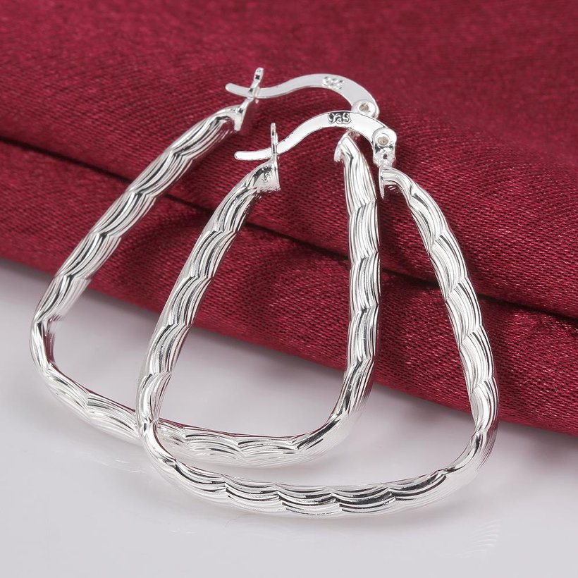 Wholesale Fashion Silver plated triangle fish pattern Hoop Earring For Woman Fashion Party Engagement pub Party Jewelry TGHE018 2