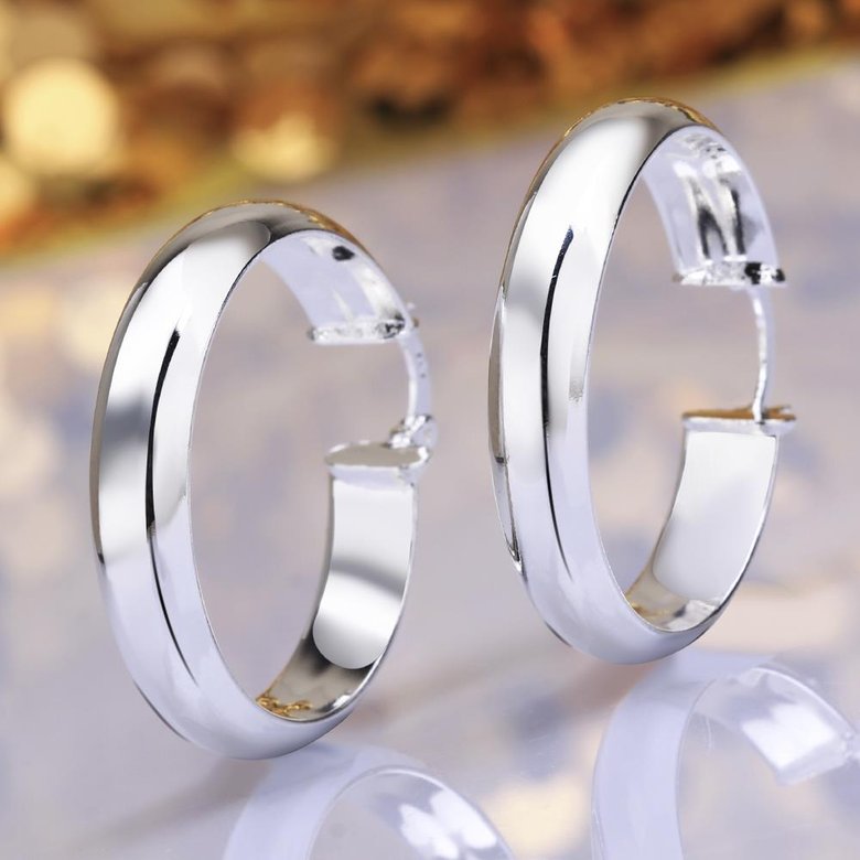 Wholesale Hot Sale Silver plated Simple  round Shaped Hoop Earrings For Women fashion Jewelry China Wedding Accessories  TGHE033 4