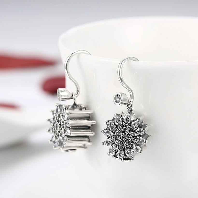 Wholesale Charming white Zircon Sun Flower Stud Earrings For Women Luxury Jewelry Vintage Fashion 925 Sterling Silver Color Earrings TGSLE142 3