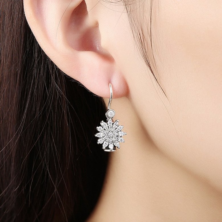 Wholesale Charming white Zircon Sun Flower Stud Earrings For Women Luxury Jewelry Vintage Fashion 925 Sterling Silver Color Earrings TGSLE142 4