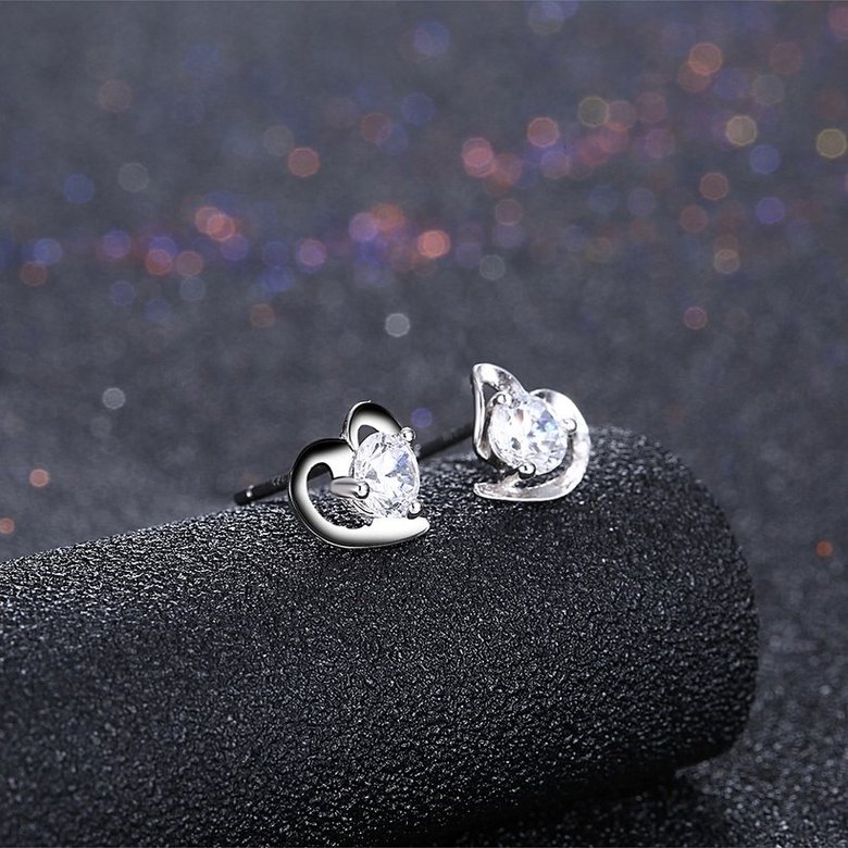 Wholesale Fashion romantic 925 Sterling Silver Stud Earrings High Quality Woman Fashion Jewelry New Heart-shaped Zircon Hot Sale Earrings TGSLE008 1