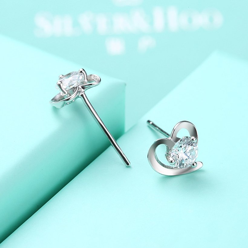 Wholesale Fashion romantic 925 Sterling Silver Stud Earrings High Quality Woman Fashion Jewelry New Heart-shaped Zircon Hot Sale Earrings TGSLE008 4