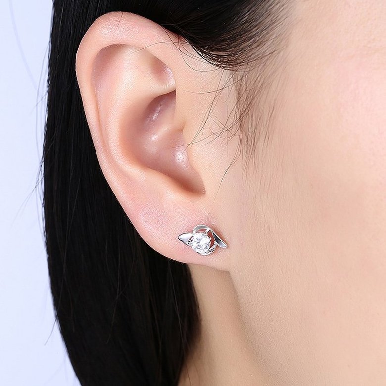 Wholesale Fashion romantic 925 Sterling Silver Stud Earrings High Quality Woman Fashion Jewelry cute shiny Zircon Hot Sale Earrings TGSLE020 0