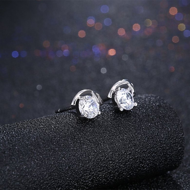 Wholesale Fashion romantic 925 Sterling Silver Stud Earrings High Quality Woman Fashion Jewelry cute shiny Zircon Hot Sale Earrings TGSLE032 1