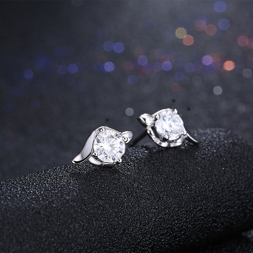 Wholesale Fashion Creative Female Small Stud Earrings 925 Sterling Silver delicate shinny Crystal Earrings Wedding party jewelry wholesale TGSLE065 1