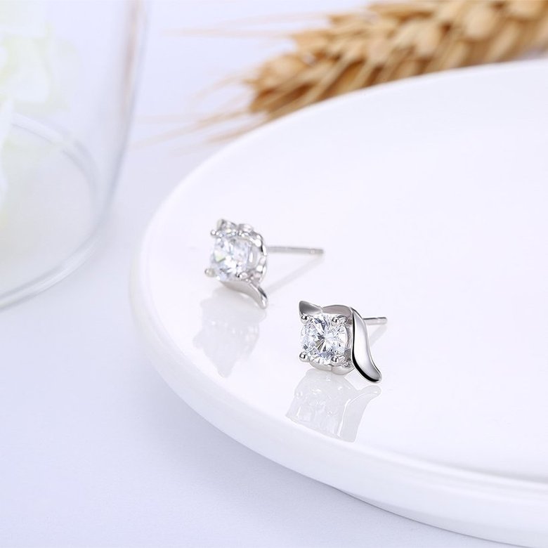 Wholesale Fashion Creative Female Small Stud Earrings 925 Sterling Silver delicate shinny Crystal Earrings Wedding party jewelry wholesale TGSLE065 3