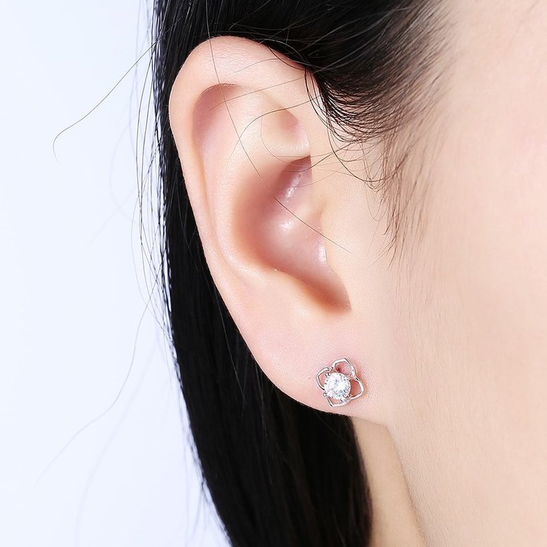 Wholesale New Korean Style Creative flower Earrings 925 Sterling Silver delicate shinny zircon Earrings Wedding jewelry wholesale China TGSLE070 0