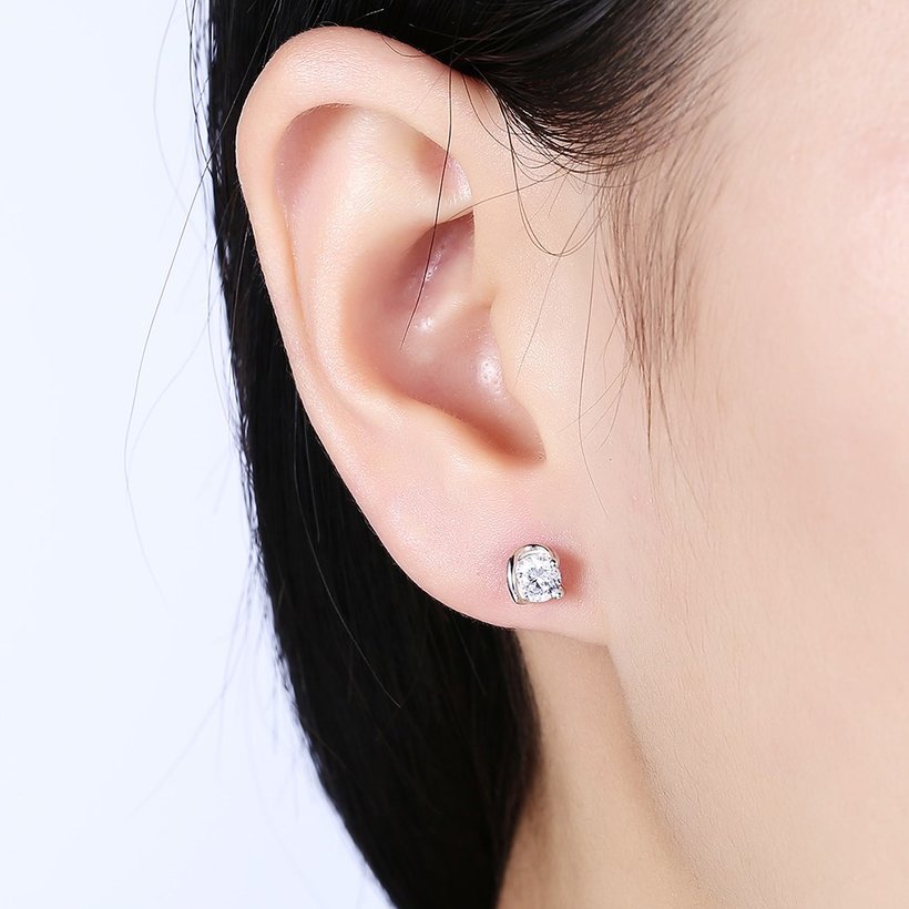Wholesale jewelry China Simple Fashion AAA Zircon Round Small Stud Earrings Wedding 925 Sterling Silver Earring for Women Gift TGSLE090 0