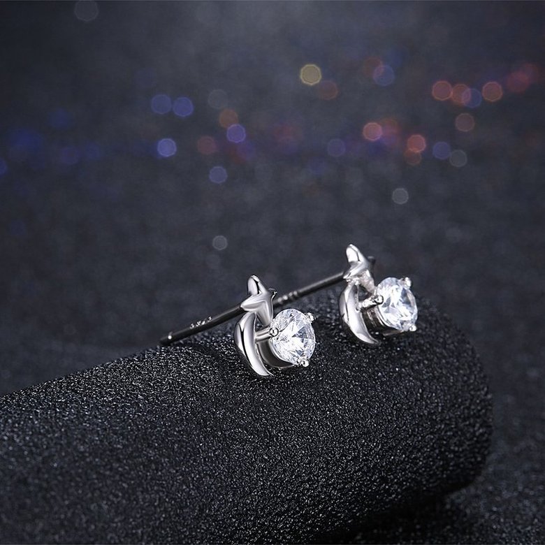 Wholesale Creative moon and stars Stud Earrings 925 Sterling Silver delicate shinny Crystal Earrings Wedding party jewelry  TGSLE107 1
