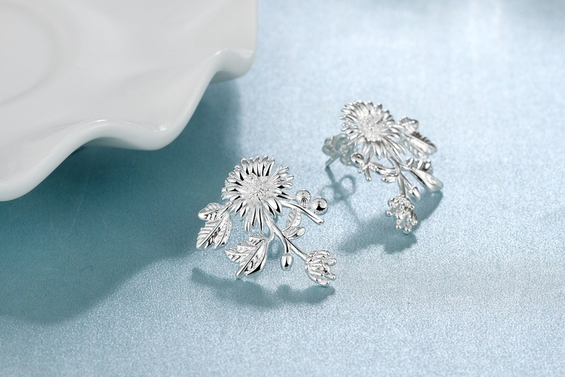 Wholesale Romantic Silver Plated chrysanthemen Dangle Earring for women Temperament earring jewelry gift TGSPDE141 2