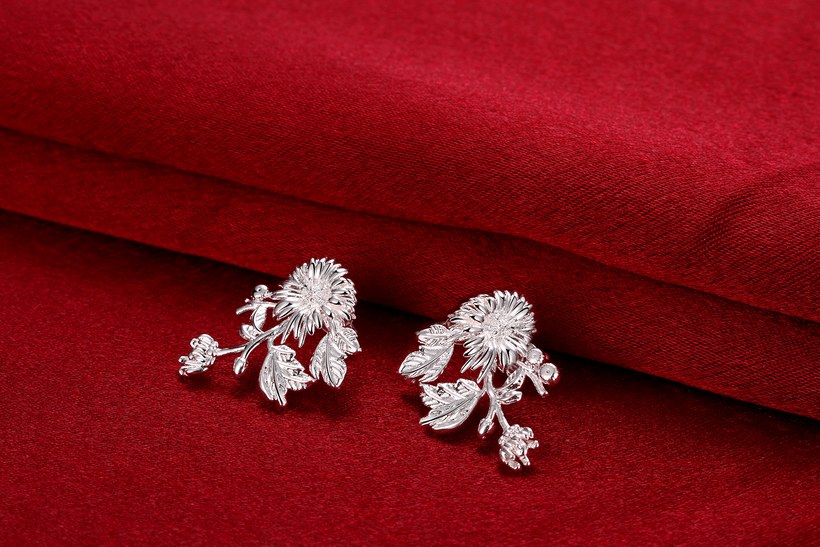 Wholesale Romantic Silver Plated chrysanthemen Dangle Earring for women Temperament earring jewelry gift TGSPDE141 3