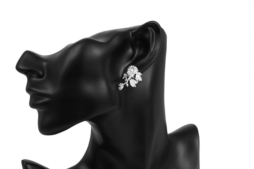 Wholesale Romantic Silver Plated chrysanthemen Dangle Earring for women Temperament earring jewelry gift TGSPDE141 4