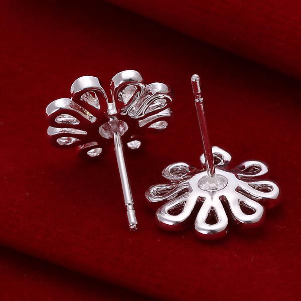 Wholesale Trendy simple Silver Plant Stud Earring Daisy Flower Stud Earrings Women Anniversary Engagement Jewelry Gift TGSPE123 1