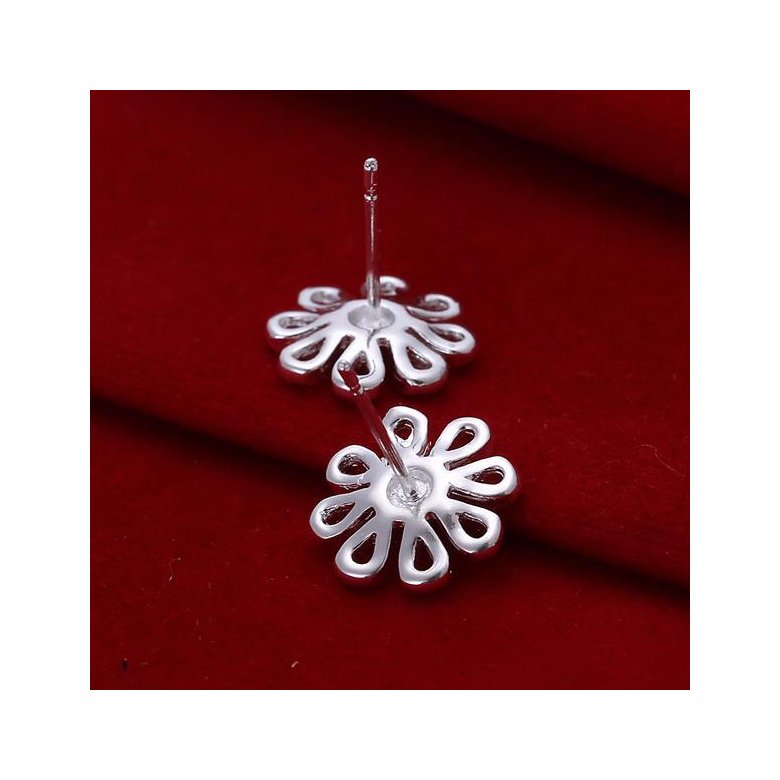 Wholesale Trendy simple Silver Plant Stud Earring Daisy Flower Stud Earrings Women Anniversary Engagement Jewelry Gift TGSPE123 2