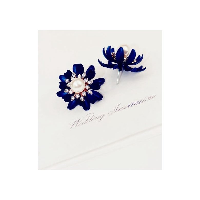 Wholesale 2020 fashion crystal rhinestone stud earrings  noble blue flowers earrings for women jewelry VGE004 2