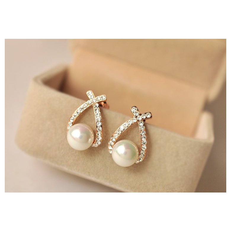 Wholesale 2020 New Fashion Jewelry Simulated Pearl Drop Earrings Cute For Women Shiny Crystal Wedding Jewelry Elegant VGE009 1