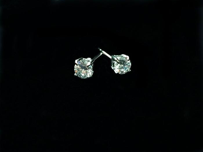 Wholesale Classical Popular Style Stud Earrings for Women High Quality Clear White Zircon Stone Luxury earrings VGE024 3