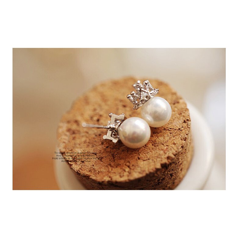 Wholesale High Quality Fashion Jewelry Gold Color Crown Crystal Stud Earrings Sweet Romantic Pearl Stud Earrings For Women VGE032 1