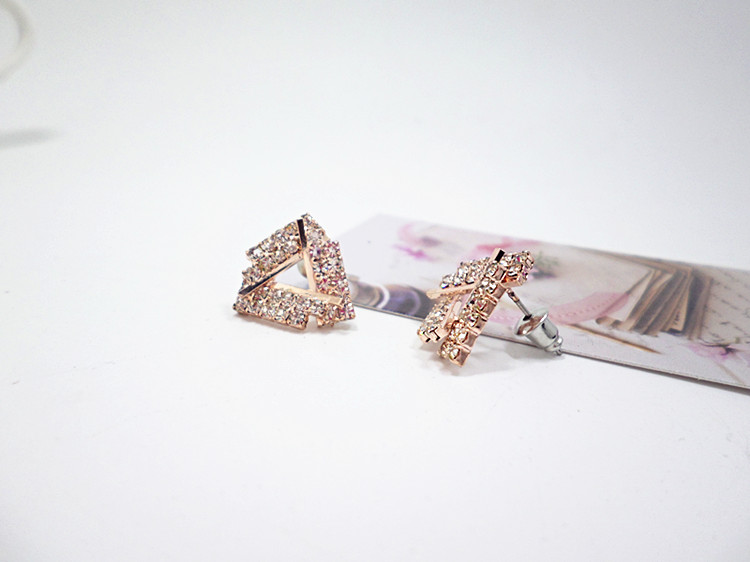 Wholesale  Euro-American Fashion Simple Exaggerated Earrings with Personalized Triangular Diamond Earrings VGE035 0