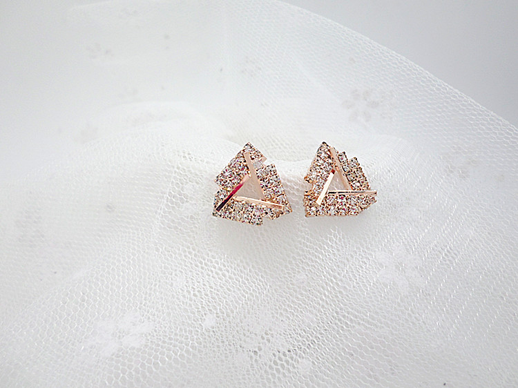 Wholesale  Euro-American Fashion Simple Exaggerated Earrings with Personalized Triangular Diamond Earrings VGE035 1