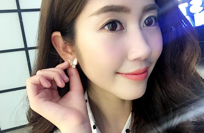 Wholesale Sweet pink  Butterfly Stud Earrings Delicate Gold Color Mini Ear Studs Trendy Ear Nails For Women Girls Jewelry Gift VGE046 0