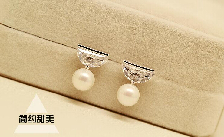Wholesale Jewelry New Brand Design crystal Pearl Stud Earrings For Women New Accessories VGE049 2