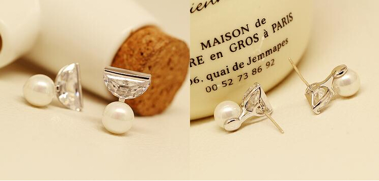 Wholesale Jewelry New Brand Design crystal Pearl Stud Earrings For Women New Accessories VGE049 3