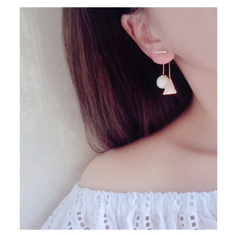 Wholesale Asymmetry Fashion 1 Pair Triangle Different pearl Women's Earrings Korean Style Earrings Jewelry Crystal Earrings  VGE055 1