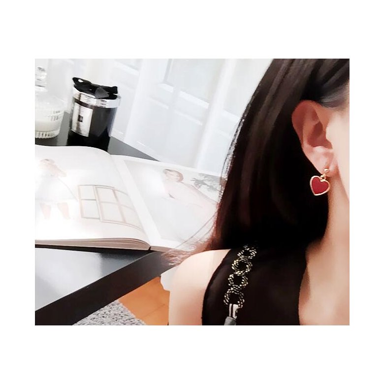 Wholesale New simple lovely heart stud earrings for women gold color personality stud earrings girl fashion jewelry gifts VGE064 2