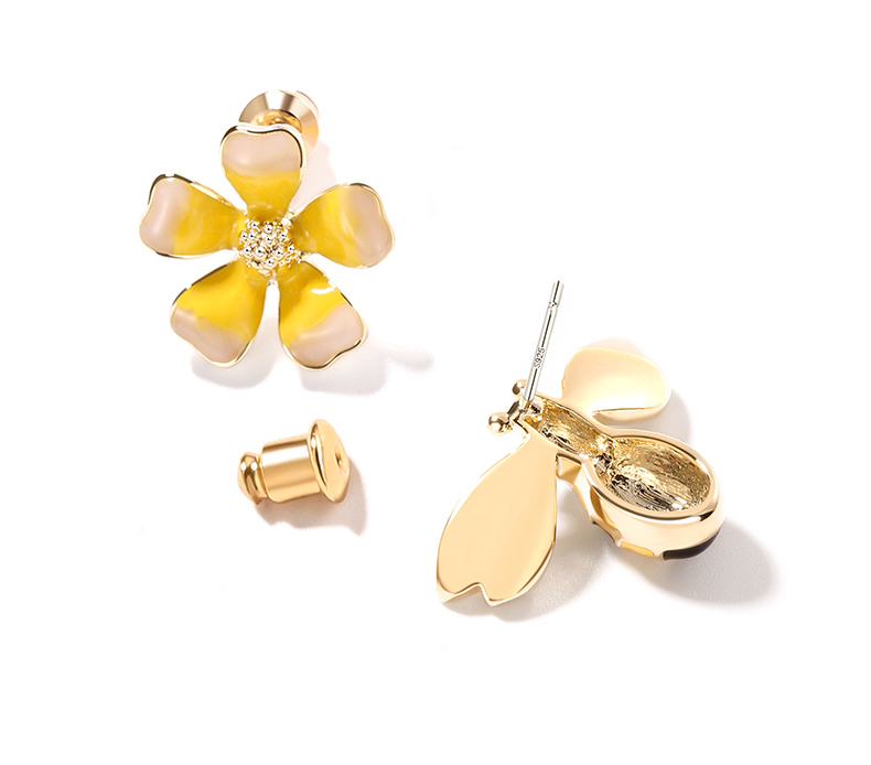 Wholesale 2020 Cute New Flower Bee Asymmetric Earrings Zircon Earrings Fashion Jewelry Punk Stud Earrings for Women Girls Gift VGE078 4