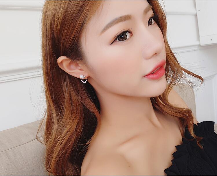 Wholesale Korean Geometric Metal Simulation Pearl Earrings Temperament Square Metal Stud Earrings Simple Classic Women's Jewelry VGE096 1