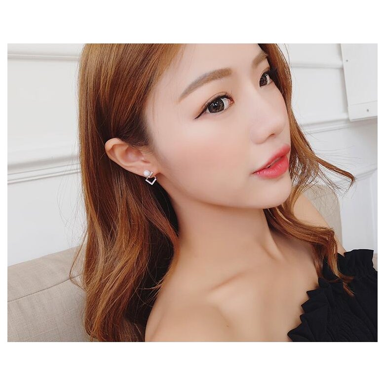 Wholesale Korean Geometric Metal Simulation Pearl Earrings Temperament Square Metal Stud Earrings Simple Classic Women's Jewelry VGE096 1