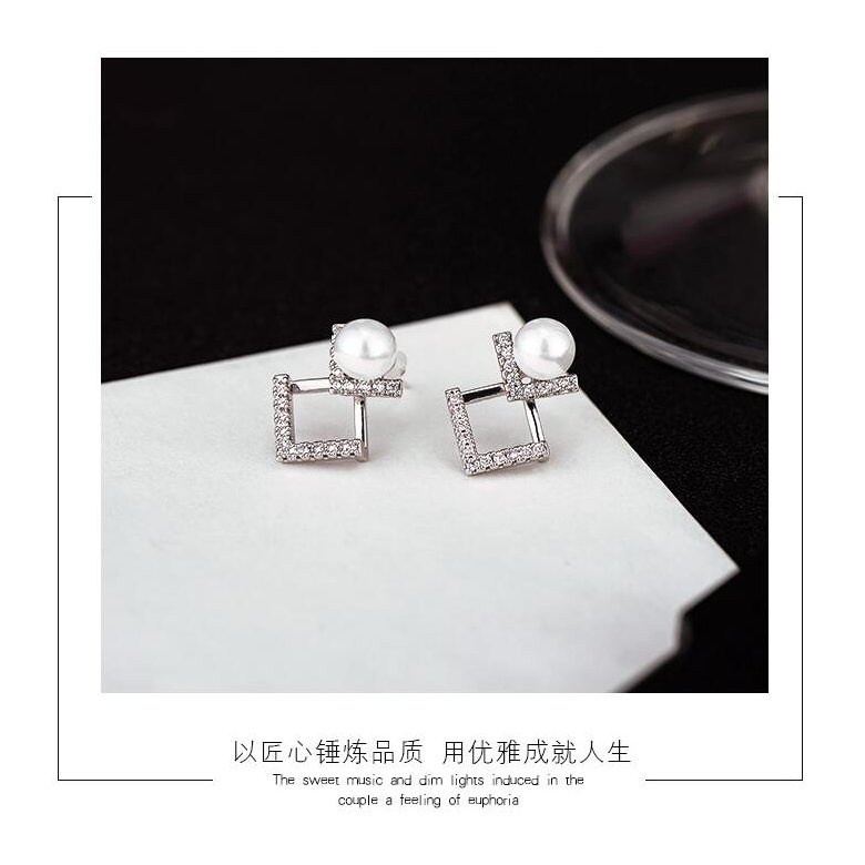 Wholesale Korean Geometric Metal Simulation Pearl Earrings Temperament Square Metal Stud Earrings Simple Classic Women's Jewelry VGE096 3