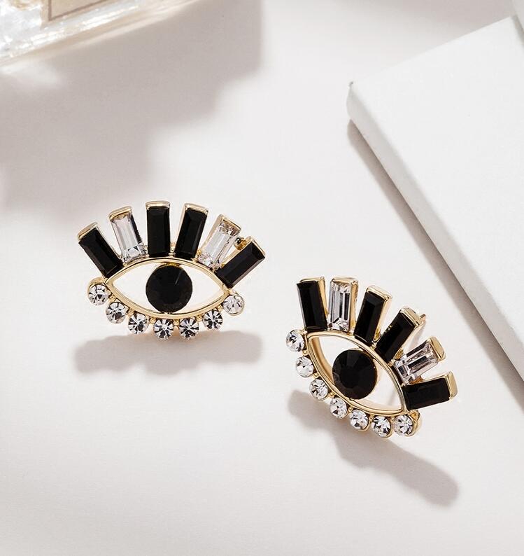 Wholesale Europe Design Vintage Eye Shape Stud Earrings For Women Fashion Personality Rhinestone Oorbellen Femme Trendy Ear Jewelry VGE098 0