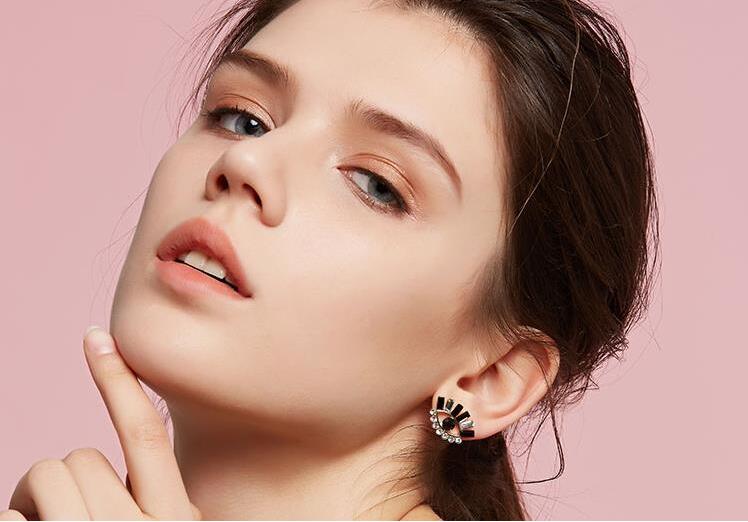 Wholesale Europe Design Vintage Eye Shape Stud Earrings For Women Fashion Personality Rhinestone Oorbellen Femme Trendy Ear Jewelry VGE098 4