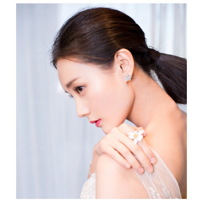 Wholesale Zircon Pentagram star Stud Earrings High Quality Jewelry For Women Silver Color Earrings Party Jewelry Gifts VGE114 1