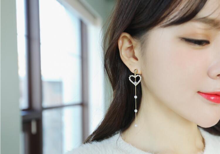 Wholesale Girl Heart-shaped Asymmetric Earrings Simple Rhinestone Pearl Chain Earrings Jewelry  Long Earrings VGE118 1