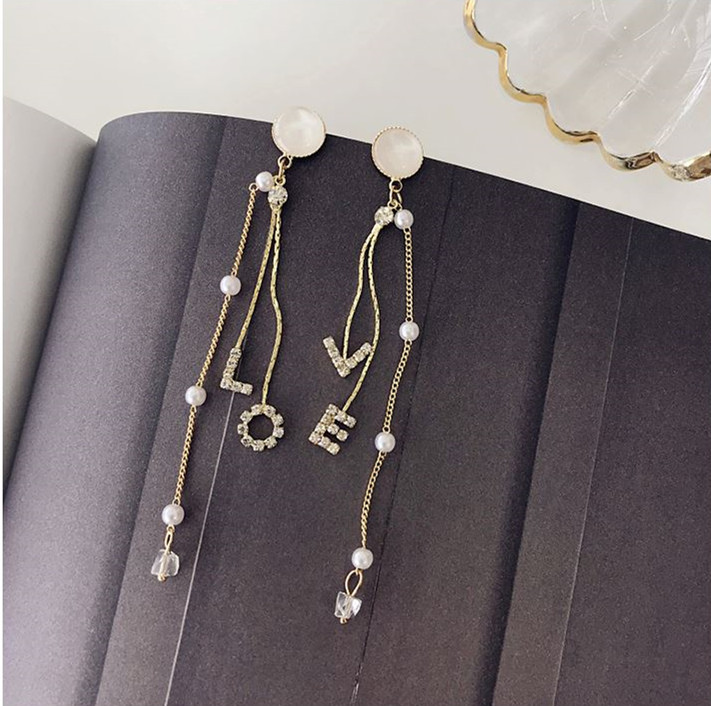 Wholesale Women Earrings Set Elegant Pearl Crystal LOVE Letter Pendant Tassel Long Gold Earring Classic Wedding Party Jewelry VGE134 2