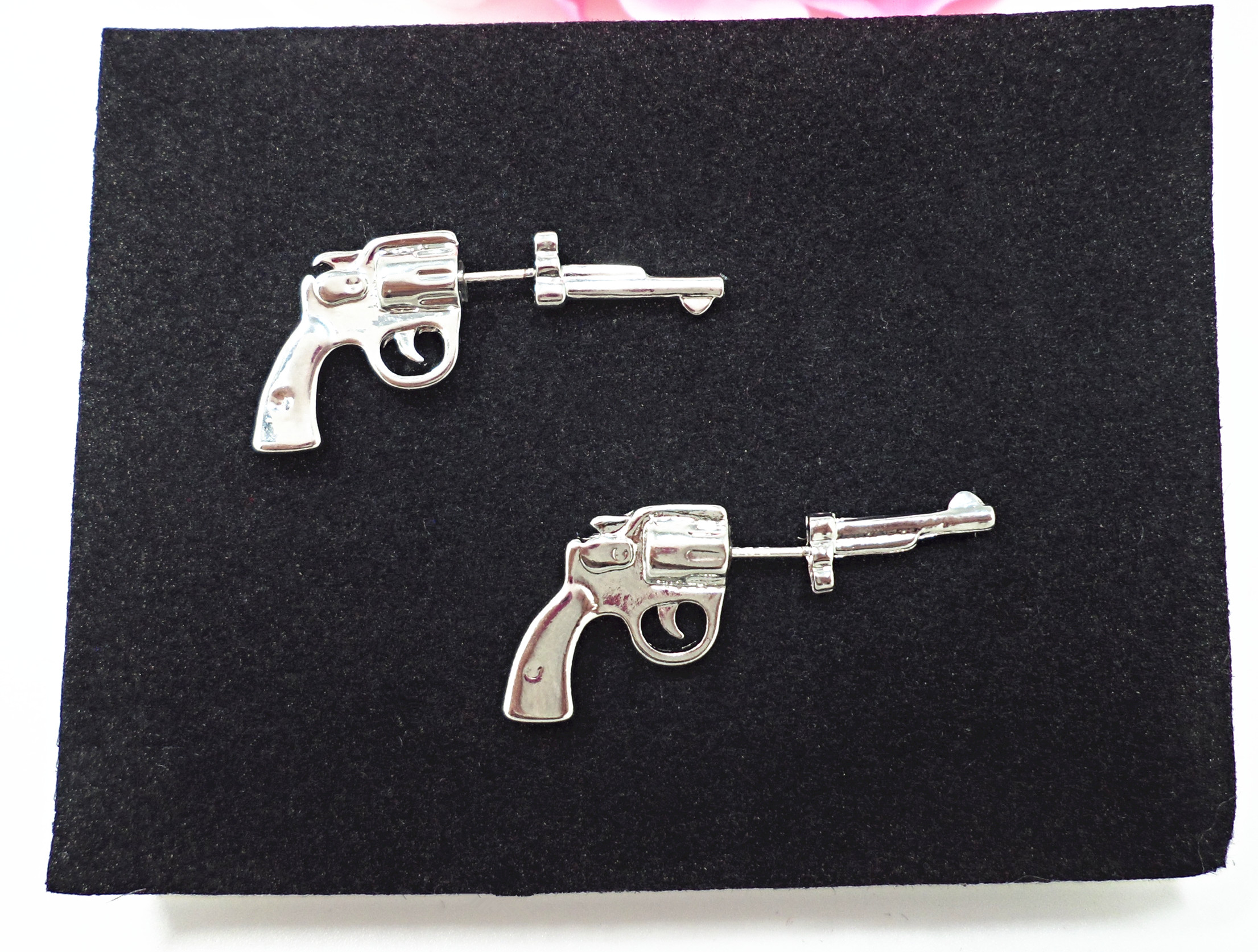 Wholesale New Punk style Gun Stud Earrings Silver Plated Women Pistol Earring Unisex Jewelry VGE143 1