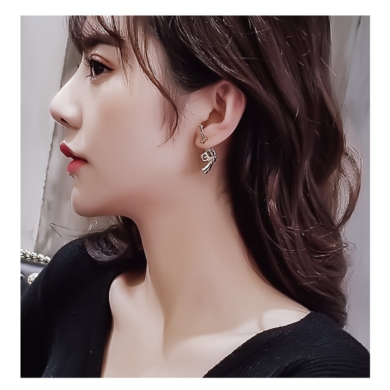 Wholesale New Punk style Gun Stud Earrings Silver Plated Women Pistol Earring Unisex Jewelry VGE143 2