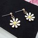 Wholesale Fashion Sweet Little Daisy Stud Earrings Accessories Resin Chrysanthemum Crystal Geometric Flowers Earrings for Women Jewelry VGE144 2 small