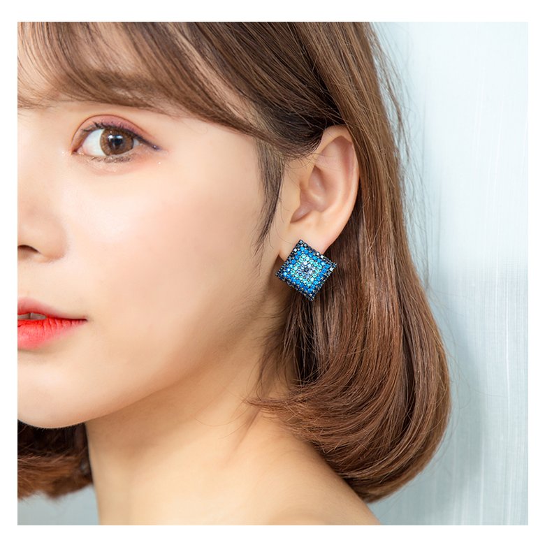 Wholesale Elegant Small Round and square Stud Earrings for Women Dating Gradient blue zircon Fashion Jewelry Gift VGE150 1