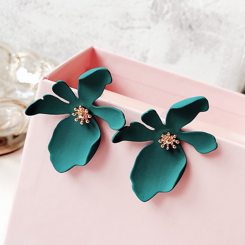 Wholesale Style Cute Flower Stud Earrings For Women New Fashion Sweet Earrings Brinco Jewelry VGE151 0